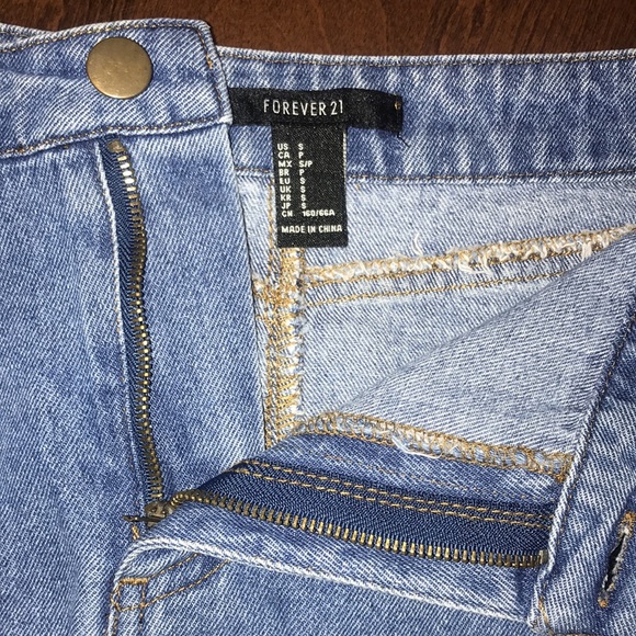 Forever 21 denim skirt. Size small. - Picture 1 of 3